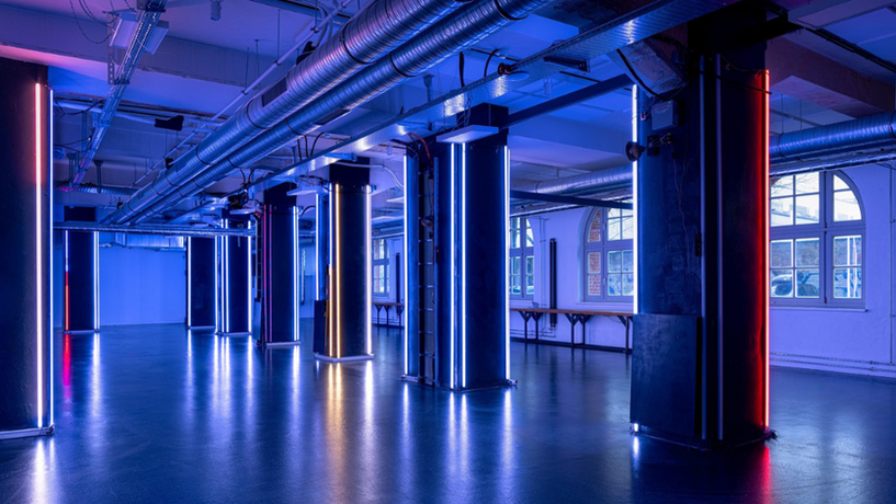 Eventlocation Skyline Deck Berlin – moderne Veranstaltungsräume für Konferenzen, Konzerte und Business-Events mit bis zu 1.000 Gästen.
