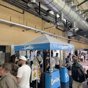Cookies x Intercure – Mary Jane Berlin in Berlin – Stimmung: Messestand / Brand Booth umgesetzt von The Pop-Up Creators, Pop-Up Event Agentur