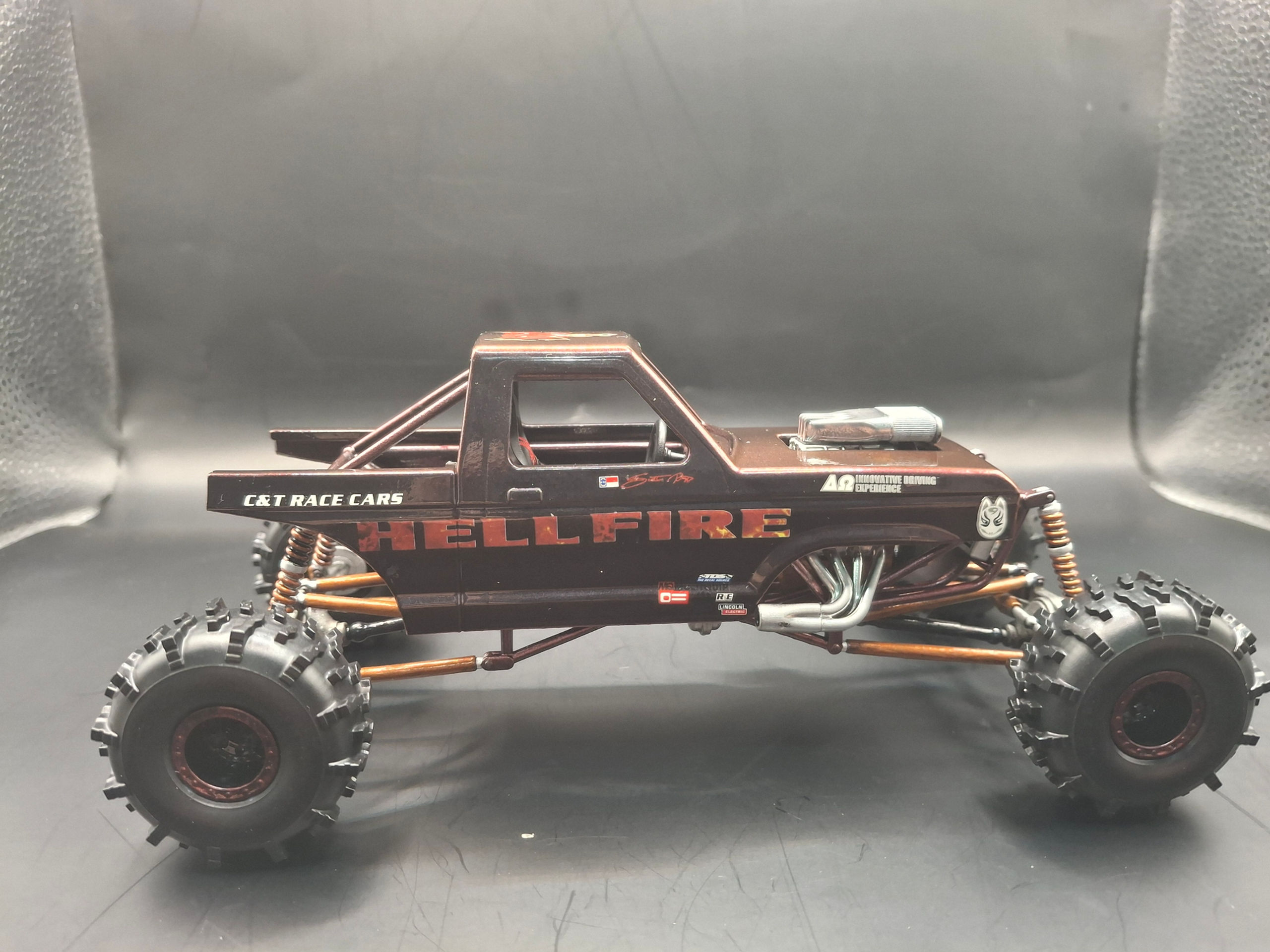 Mud Drag Truck Model Kit 1/25 Scale (Decals not included)