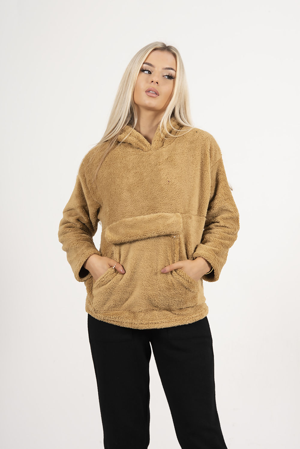 CAMEL TEDDY PULLOVER HOODIE