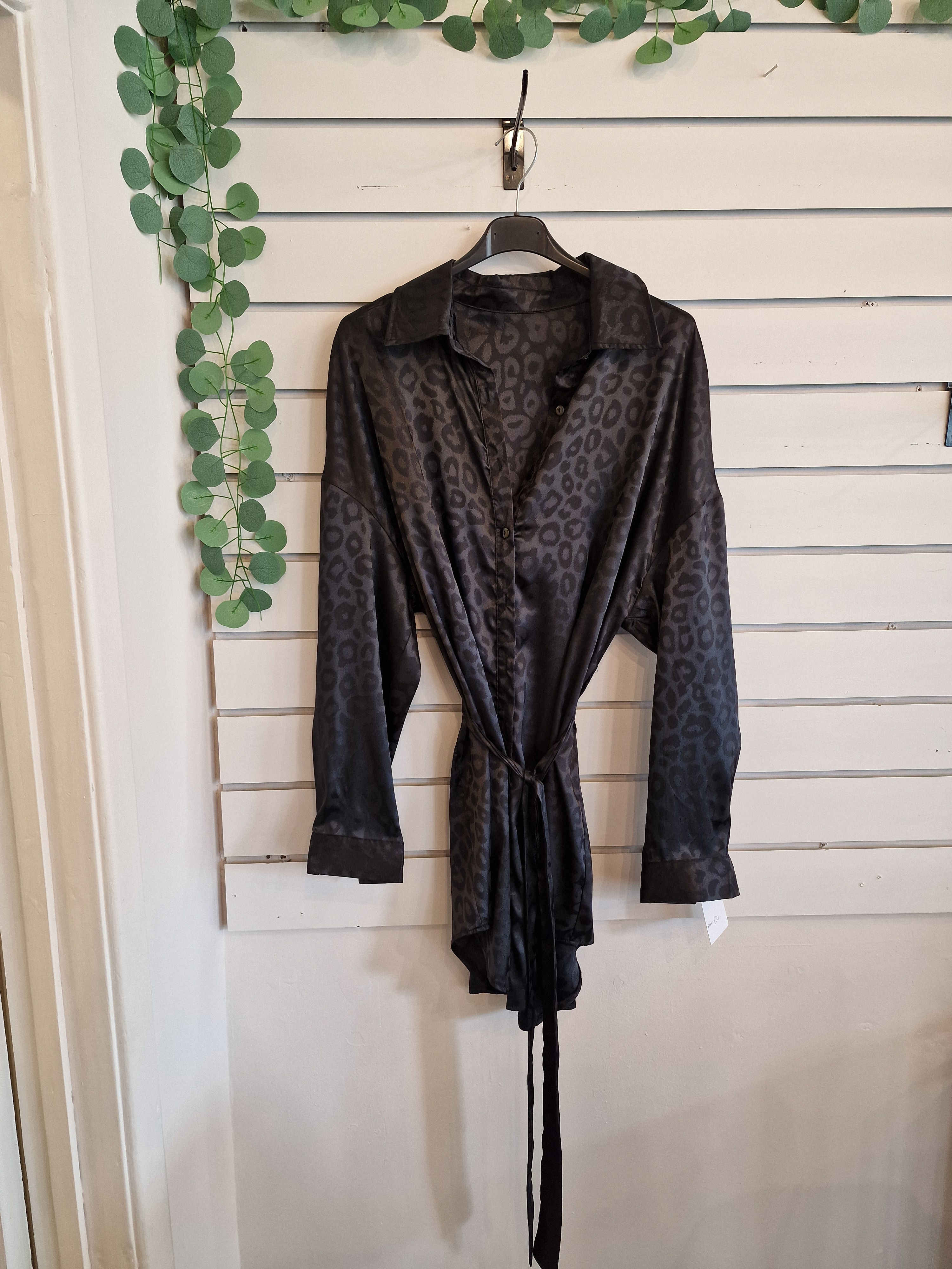 BLACK LEOPARD SHIRT DRESS