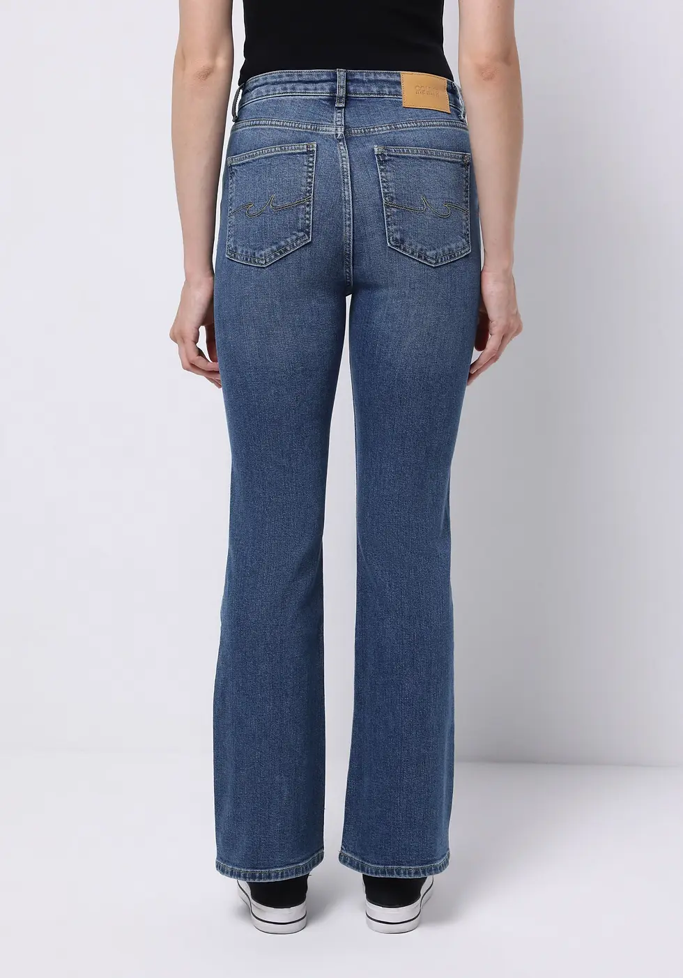 Thumbnail: 971 MONICA