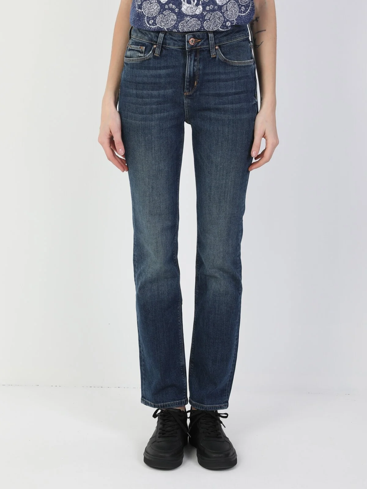 WOMEN JEANS | Colins