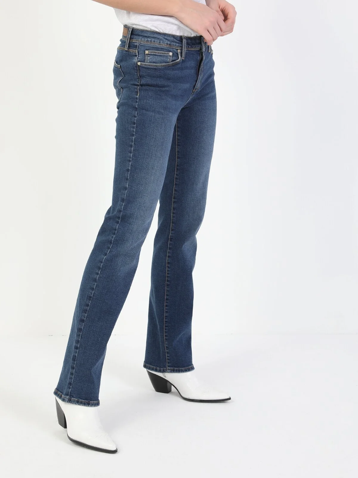 WOMEN JEANS | Colins