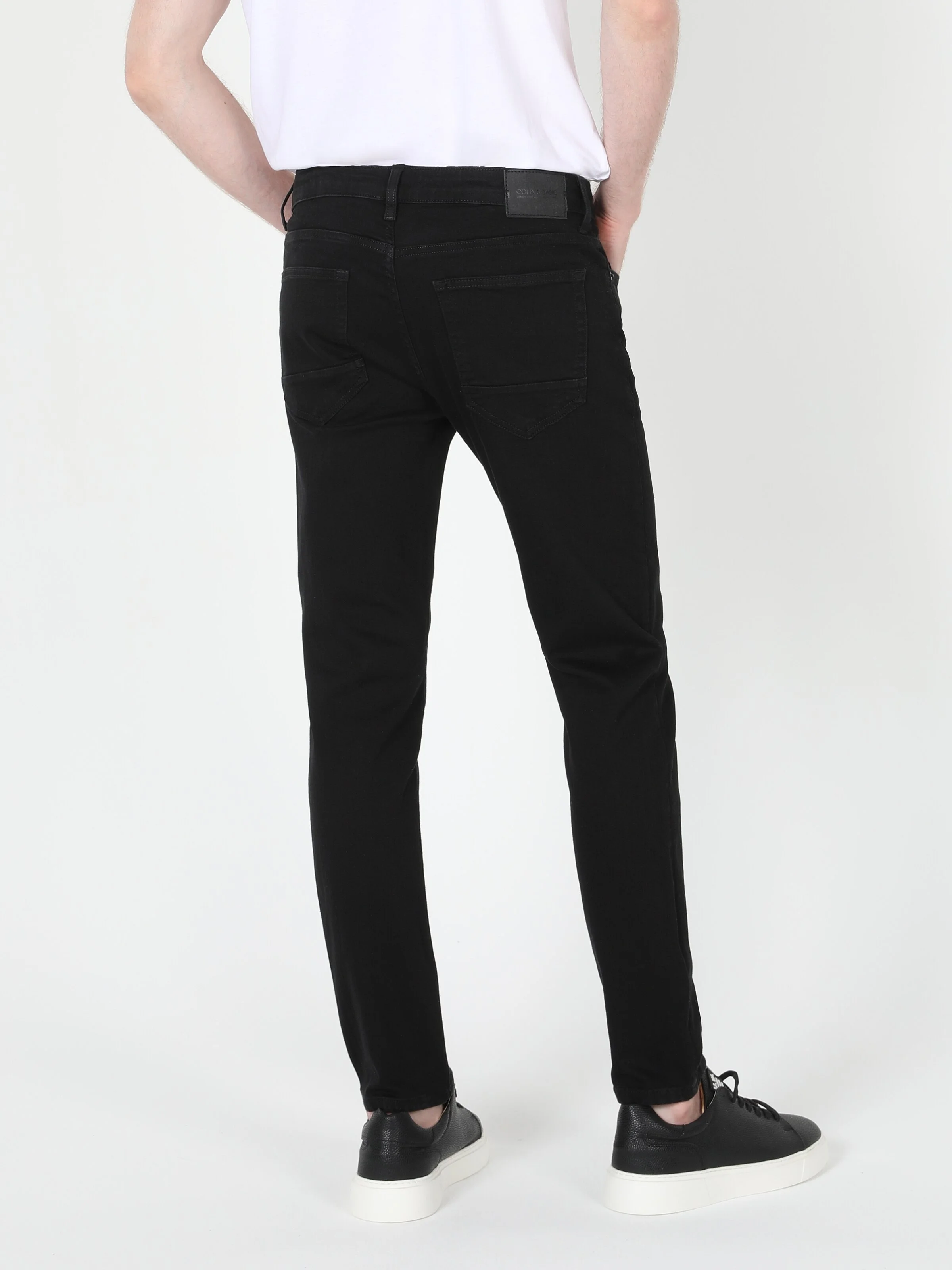 044 Karl | Colins