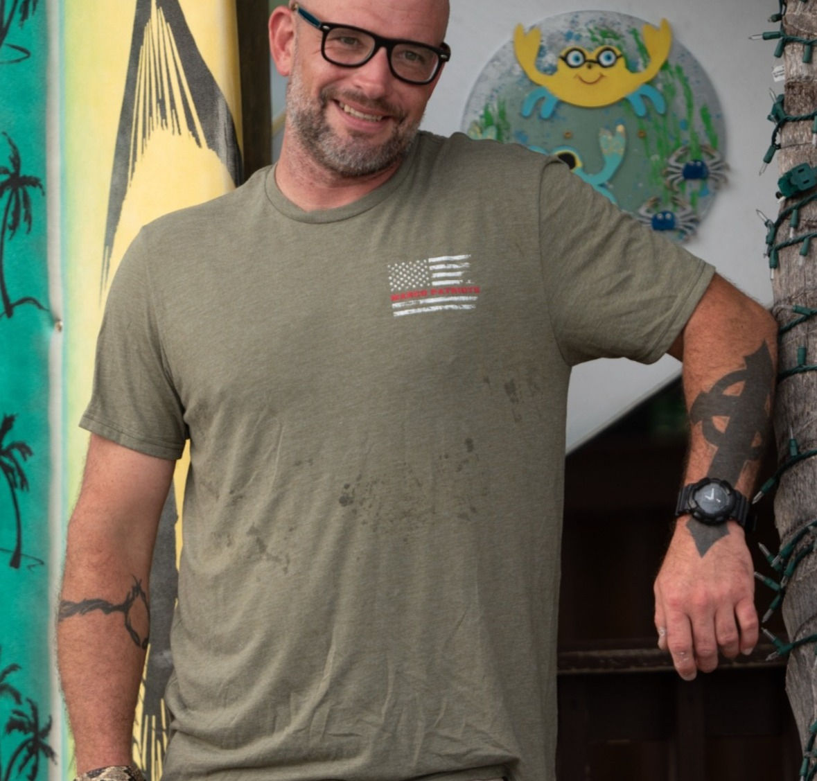 Men's Short Sleeve Super Soft Flag Teeshirt in Heather Olive