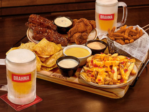 Outback e Brahma entram na torcida e lançam refil de chopp e aperitivos à vontade