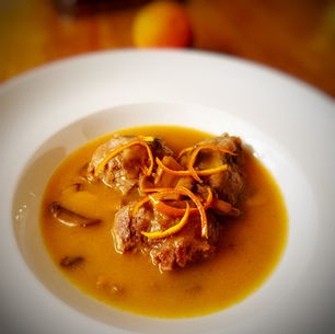 MIJOTÉ DE JOUES DE PORC, SAUCE BIÈRE ET ORANGE