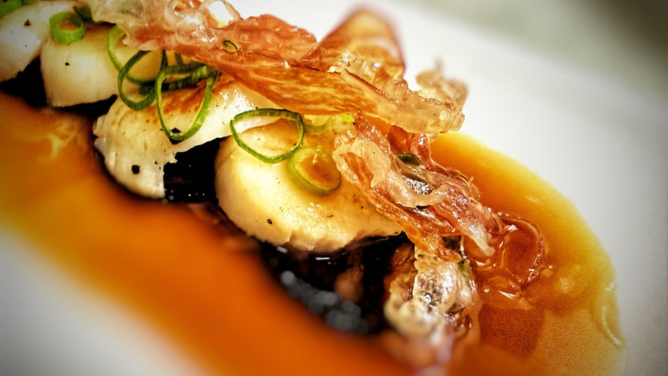 SAINT JACQUES, LARD IBÉRIQUE, JUS DE VEAU