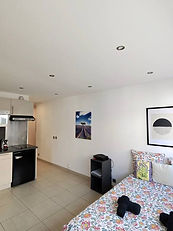 Antibes Vieille Ville – Charmant studio climatisé avec balcon