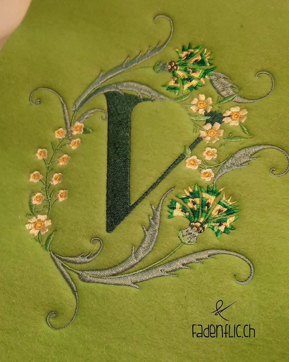 Miniaturbild: Easter alla Turca Monogramm "V"