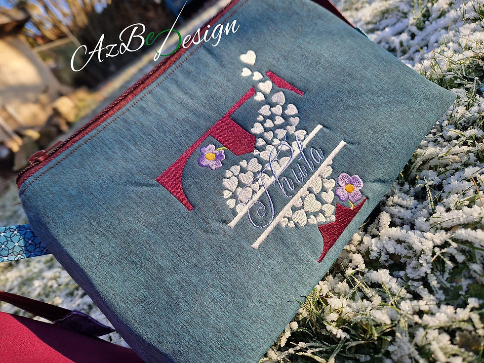 Miniaturbild: Valentinstag-Split-Monogramm "T" mit freiem Textbereich