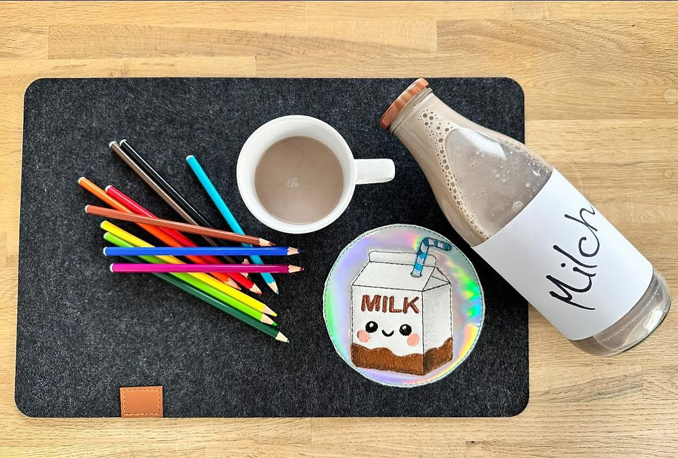 Miniaturbild: Kawaii Stil Milchtüte Applikation