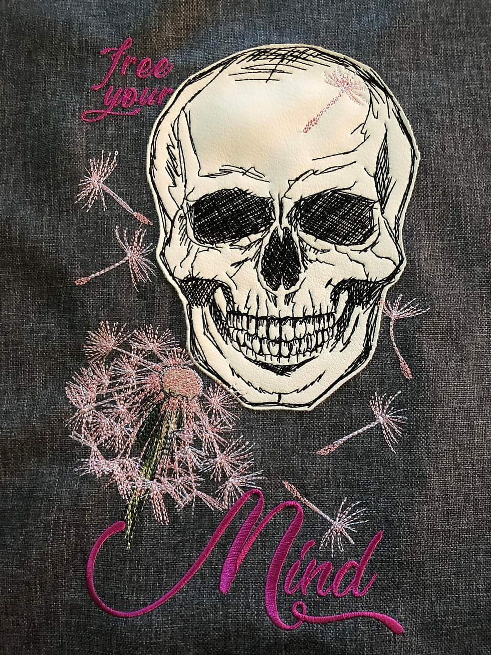 Miniaturbild: Stickdatei Totenkopf mit Pusteblume Scribble