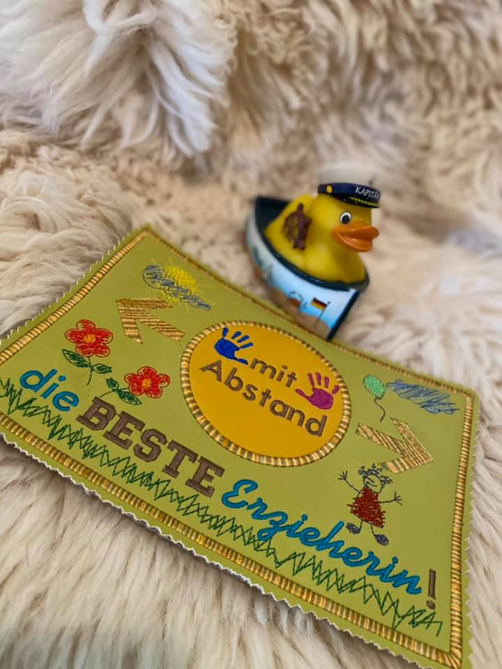 Miniaturbild: ITH MUGRUG SET mit Abstand der/die BESTE Erzieher/in, Tagesmama/papa