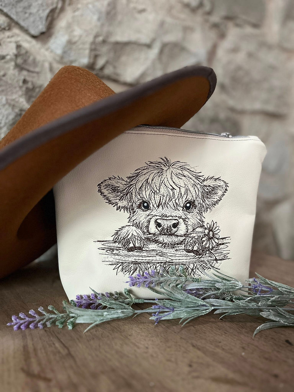 Miniaturbild: Scribble Embroidery cute Highland Cow Daisy