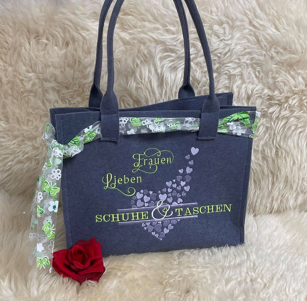 Miniaturbild: Valentinstag-Split-Herz mit "&" und freiem Textbereich