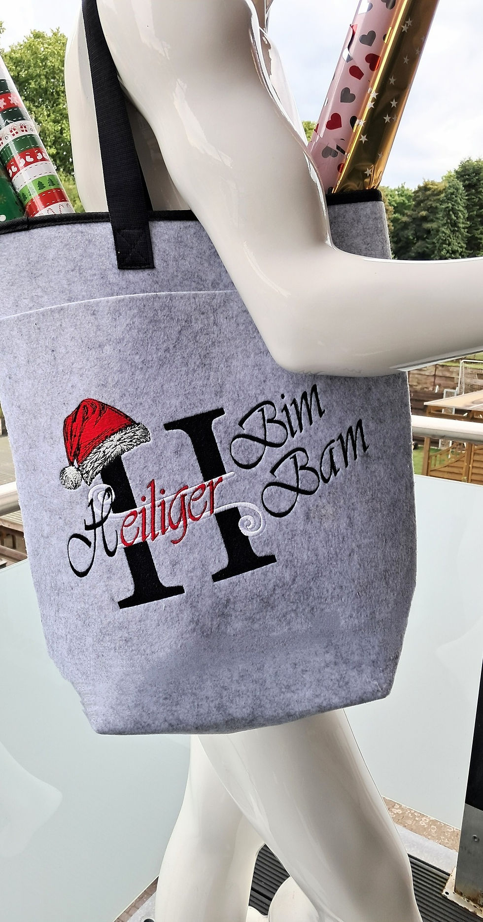 Miniaturbild: Stickdatei Santa-Split-Monogramm "H" mit freiem Textbereich
