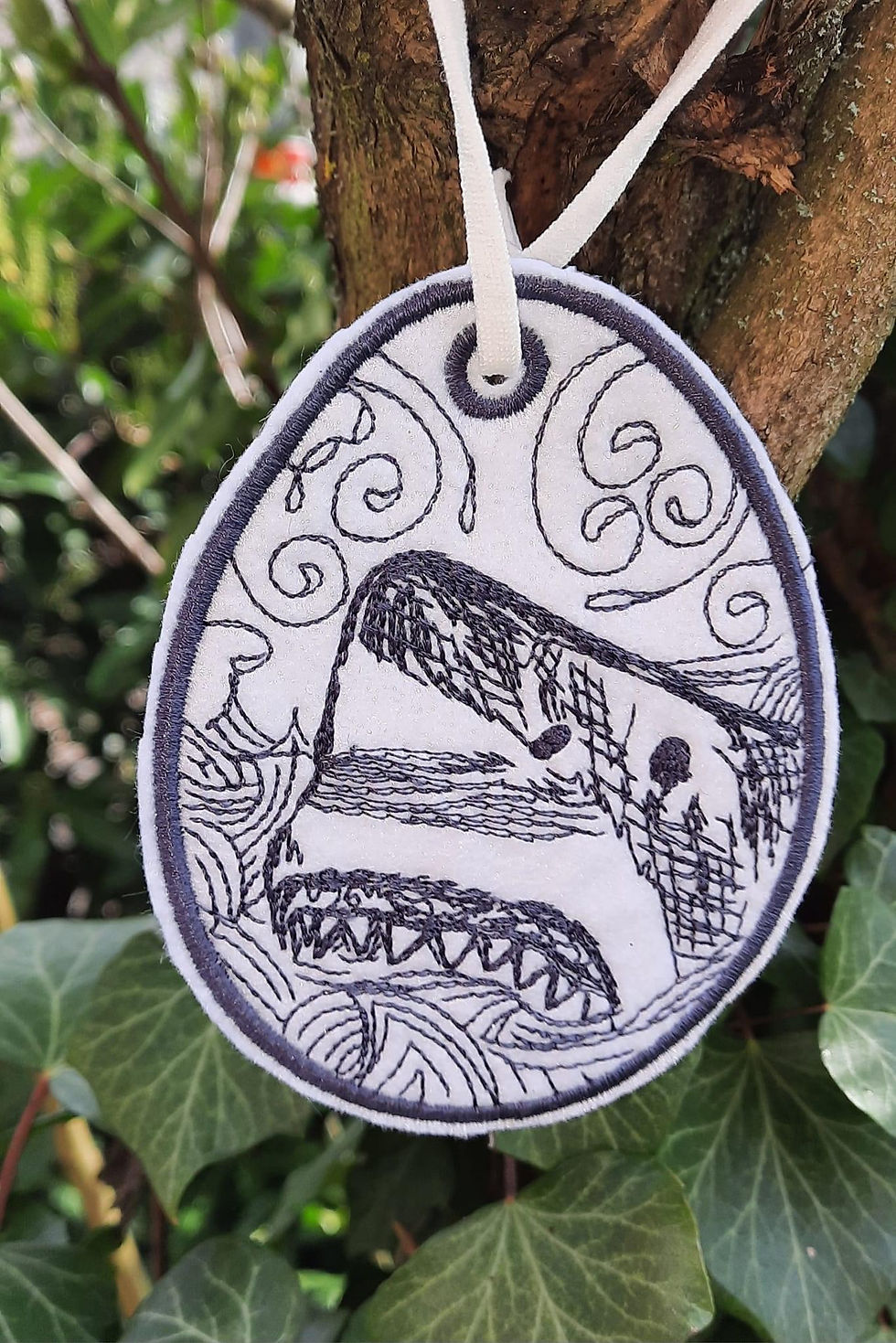 Miniaturbild: ITH Osteranhänger mit Hai