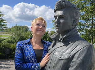Female Elvis (4).jpg