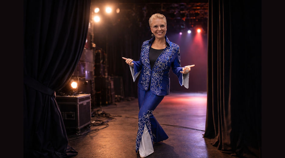 Female elvis (1).jpg