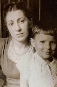 Николай Смирнов с мамой Ириной