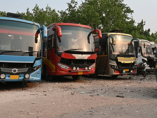 While looking for help, she saw an empty sleeper bus passing through the area and sought assistance. 