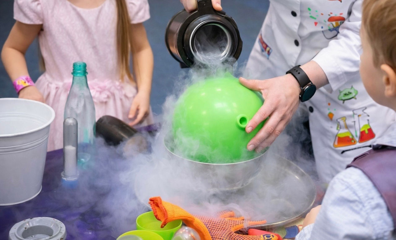 kids science show in Chicago with fun experiments and interactive activities