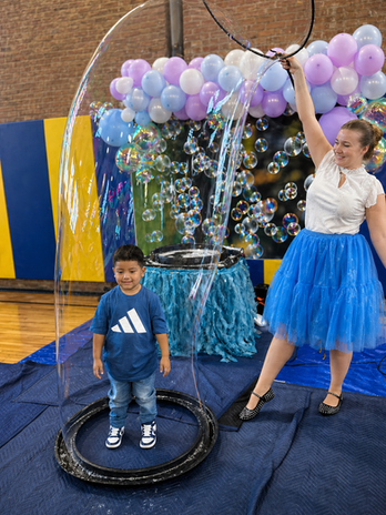 Bubble show for elementary school assembly in Chicago