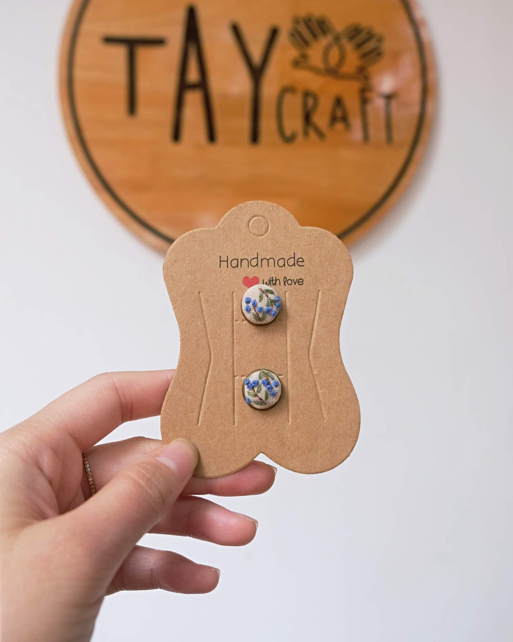 Khuyên tai thêu tay thủ công | TC44-01