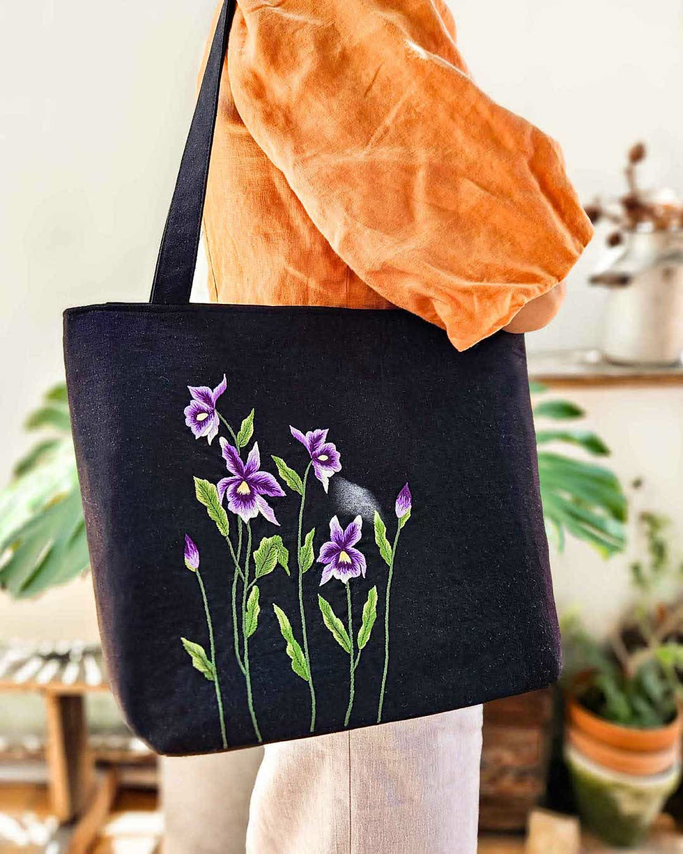 Hình thu nhỏ: Túi tote thêu tay thủ công Iris