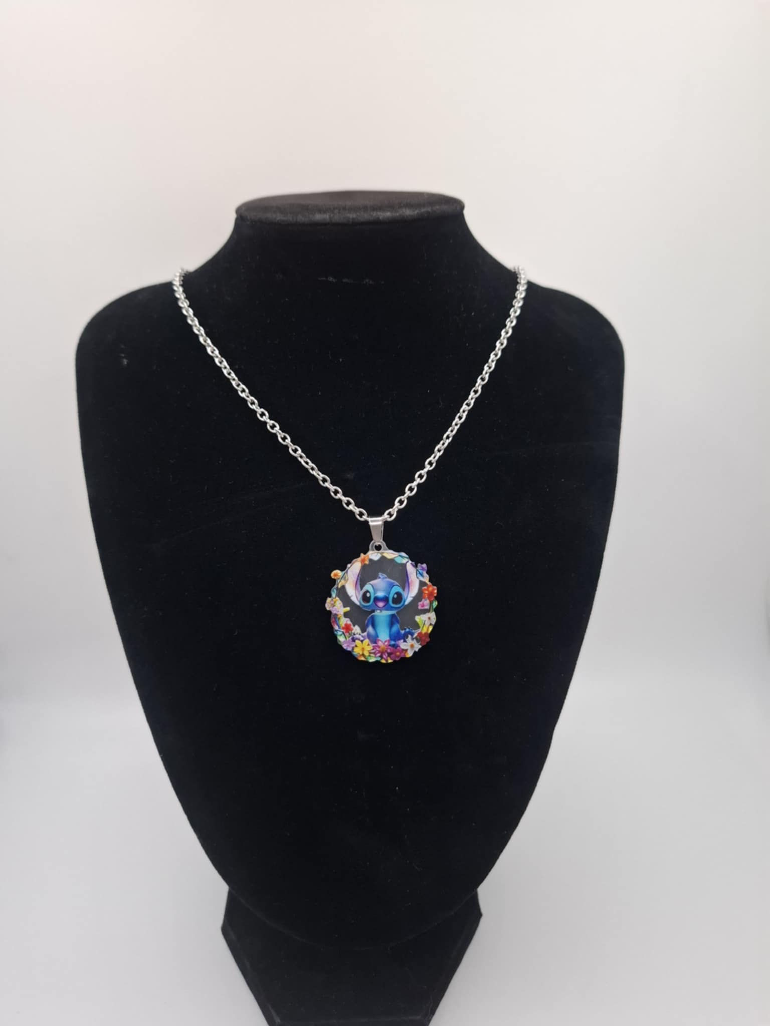 collier Stitch couronne de fleurs