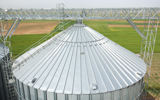 reservatorio feito de chapas de aço