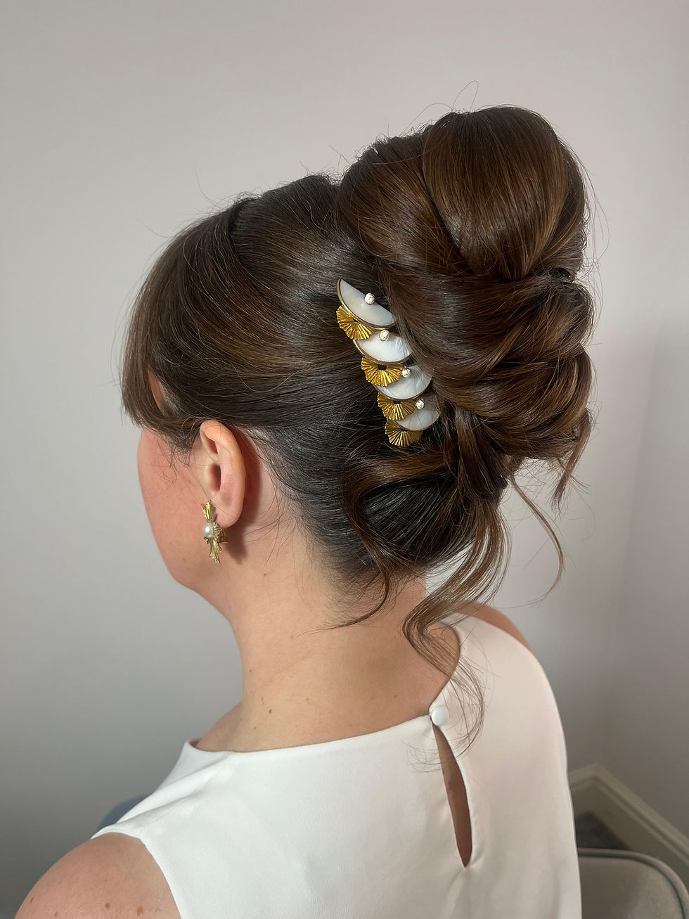 Thumbnail: Mother of pearl and gold art deco geometric style bridal hair comb