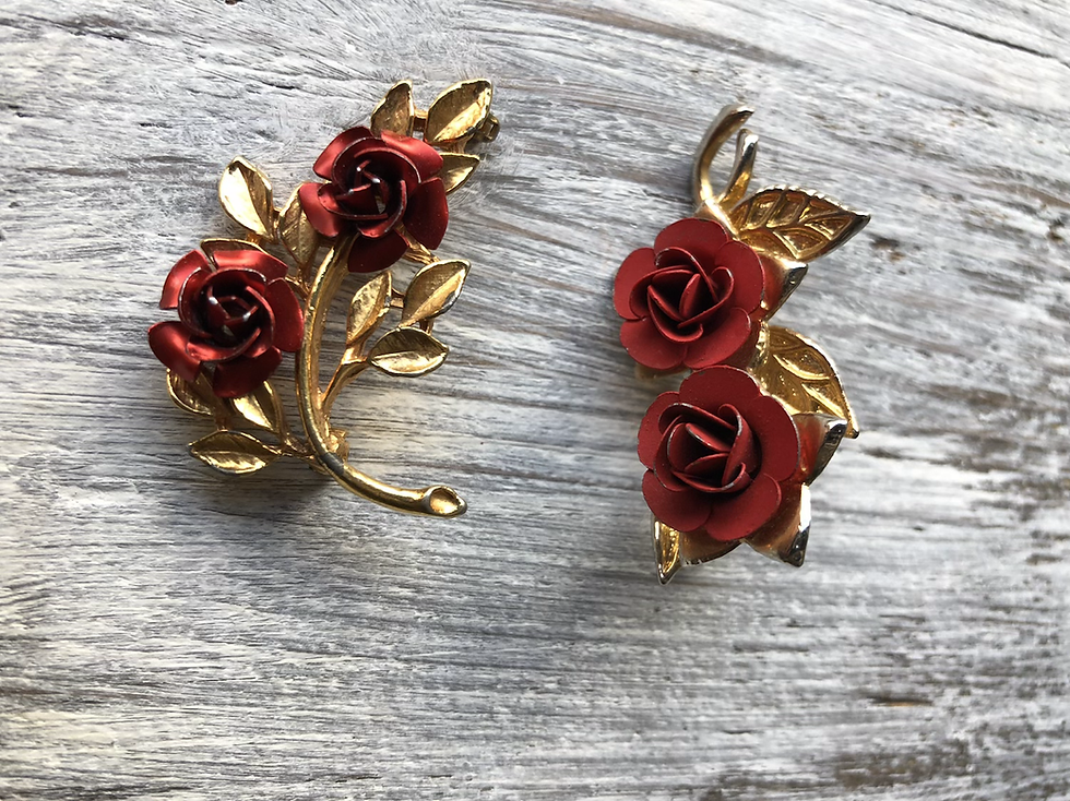 Thumbnail: Vintage Upcycled brooch Hair comb