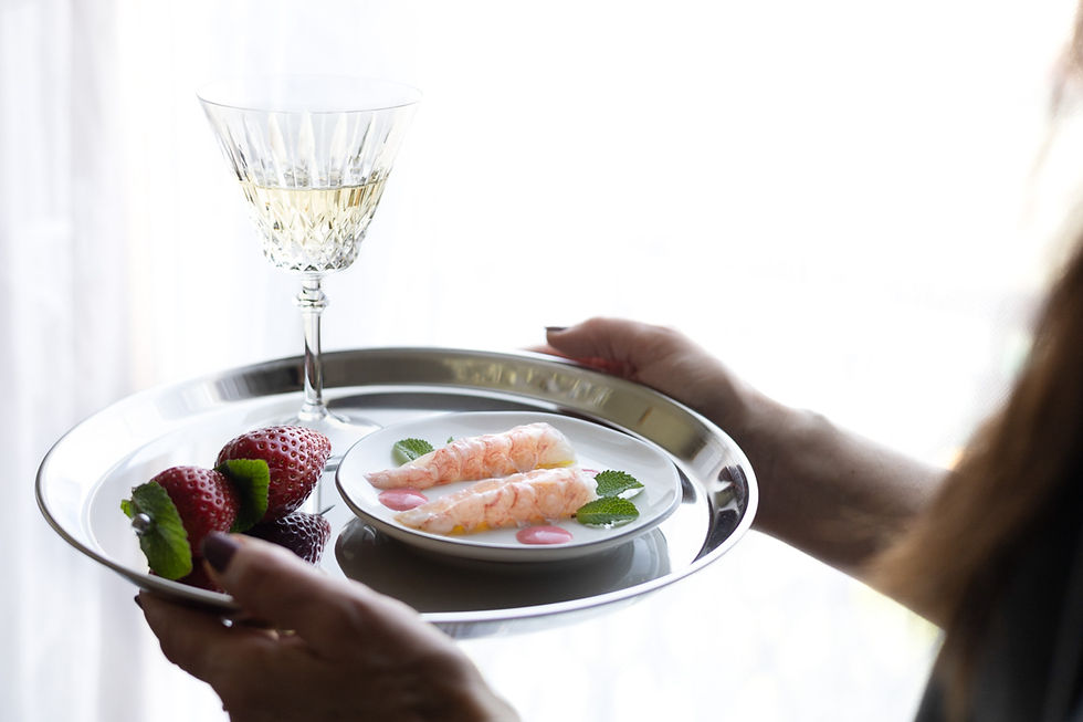 scampi crudi e fragole abbinati a Malvasia di Candia al miele