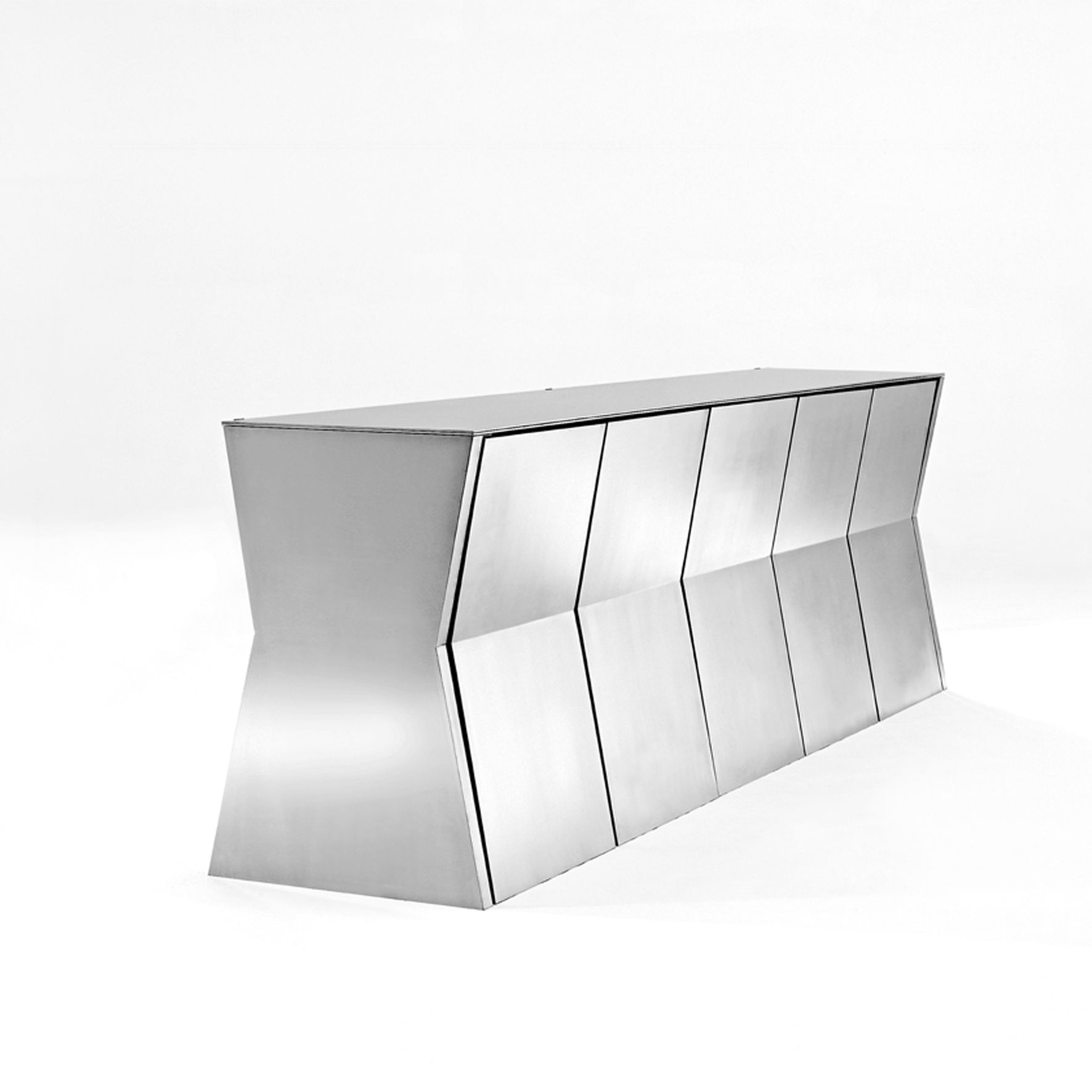 Gioia Meller Marcovicz, The Monolith