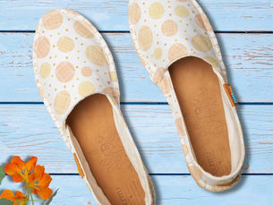 Top 10! Modern Orange White Geometric Circle Pattern Espadrilles