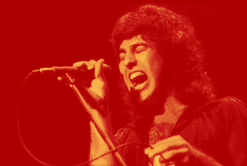 ROBERT_SINGING3.png