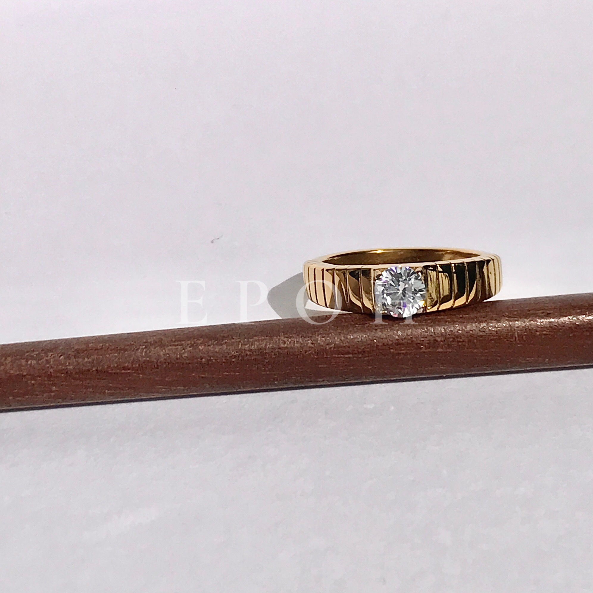 Leo Ring