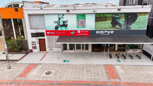 Fachada a la calle sobre la Av. Pepe Sierra – Local Pepe Sierra, Bogotá