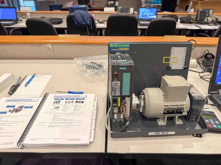 Equipment used during the SINAMICS S120/G120 Maintenance & Troubleshooting Course