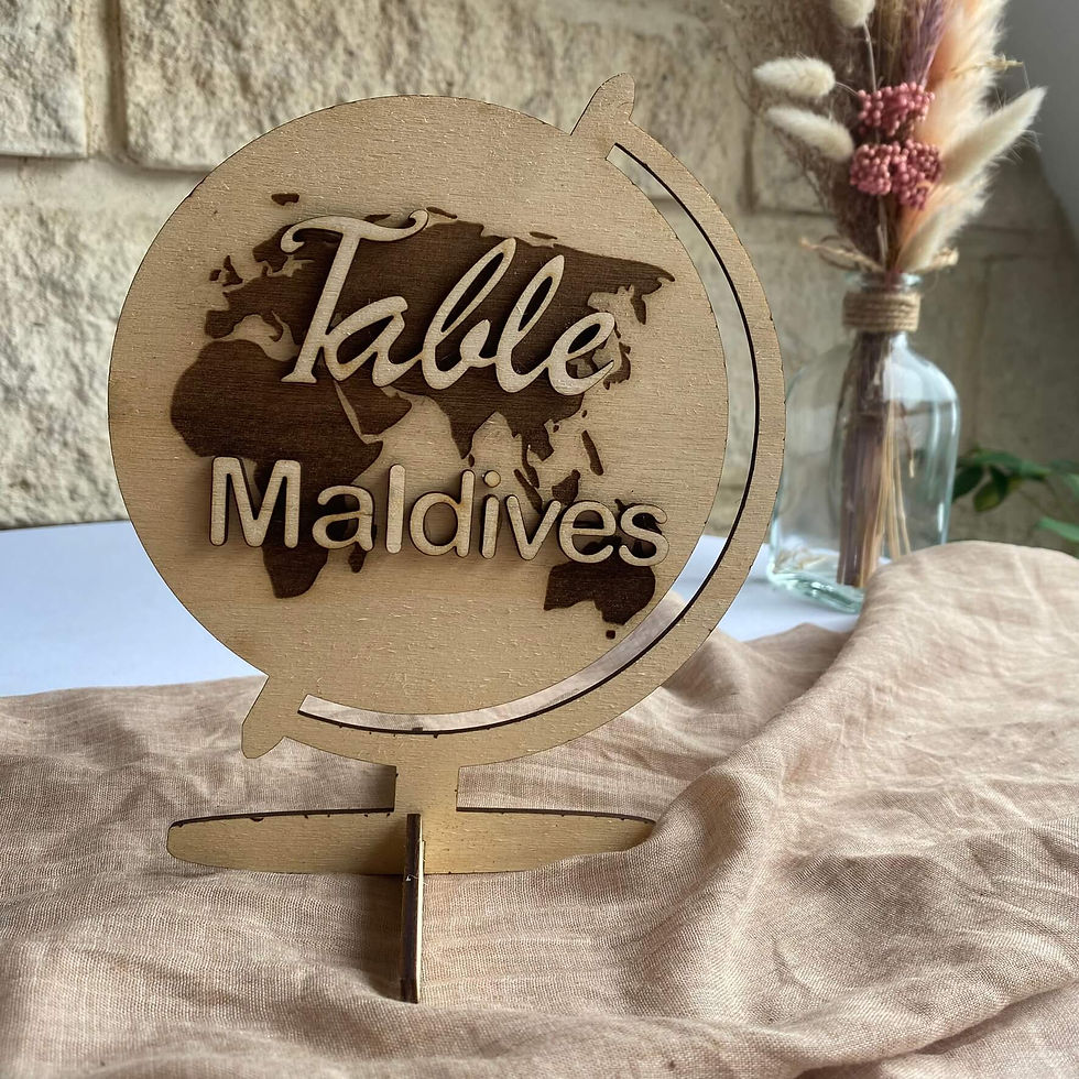 Globe en bois – Nom ou Numéro de table mariage