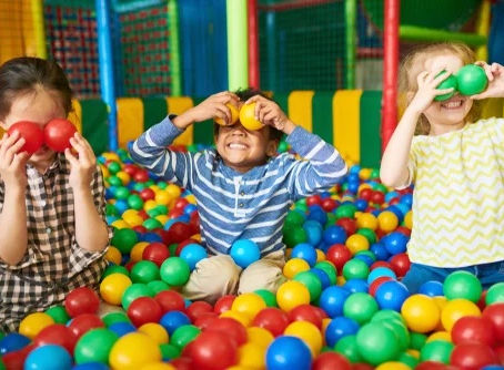 New Yearâs Resolutions for Kids: More Play, Less Screens, More Smiles đ