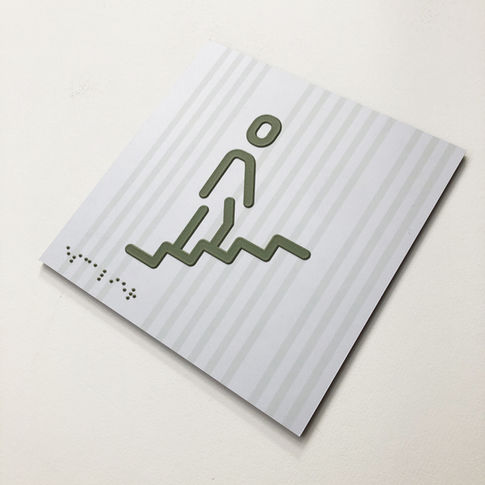 Plaque Greenbond avec relief et braille