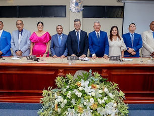 Nova Mesa Diretora da Câmara Municipal de Simões Filho! Política da conveniência ou parlamentarismo de coalizão? O que esperar do novo presidente Itus Ramos?