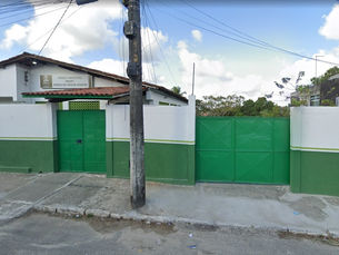 INDIGNAÇÃO E REVOLTA CONTRA A EDUCAÇÃO MUNICIPAL: Mãe denuncia que filho foi impedido de entrar na Escola Municipal Professora Maria de Souza Chaves em Simões Filho