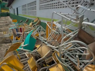 ABANDONO NA EDUCAÇÃO: Vereador Genivaldo Lima escancara descaso na Escola Municipal União da Bahia no bairro Simões Filho 1