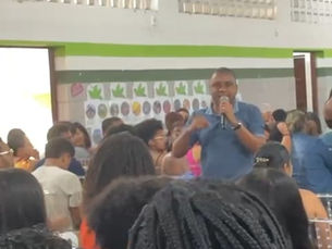 Estudantes Universitários vaiam prefeito Del durante lançamento do Programa 'Caminhos para o Futuro' em Simões Filho