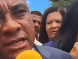 ANALFABETO FUNCIONAL: Prefeito Del protagoniza momento vexatório com erro de pronúncia em discurso durante evento cívico do Fogo Simbólico em Simões Filho e gera repercussão